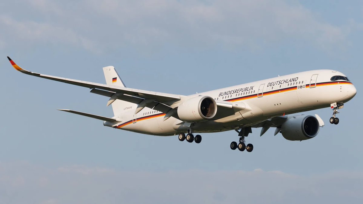Aktuell werden die Maschinen der Bundesregierung nicht benötigt. Aus diesem Grund habe ich angeordnet, dass jedes Flugzeug aus der Flotte zwischen Kabul und Berlin pendeln wird. Wir dürfen Afghan*innen jetzt nicht alleine lassen.
Der Charter Flug war ein Anfang, aber nicht genug.