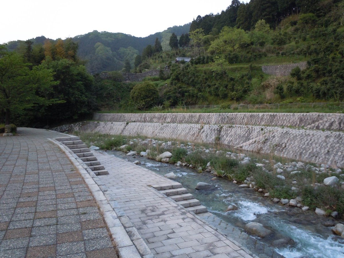 「散歩したい道」
”A path to walk”

#散歩
#WalkingStreet 
#風景写真 
#Landscape Photography
#旅行
#trip
