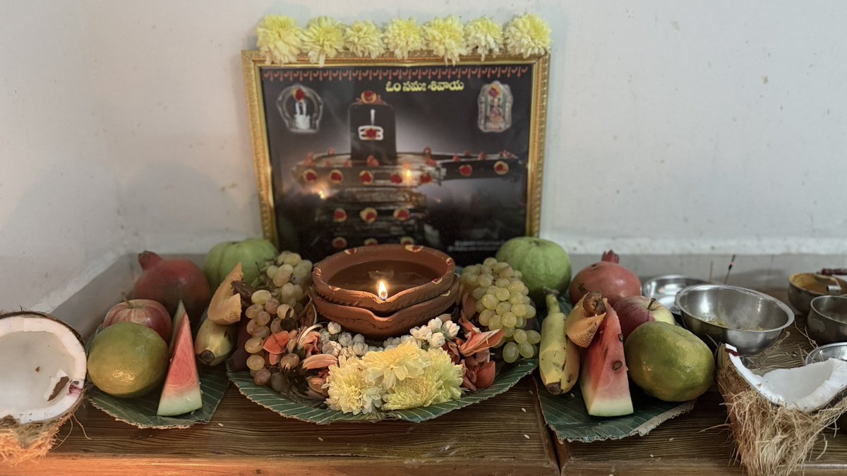 హర హర మహాదేవ..
శంభో శంకర ..
ఓం నమః శివాయా ..🙏🙏🙏

మహా శివరాత్రి శుభాకాంక్షలు 🙏

#Shivaratri