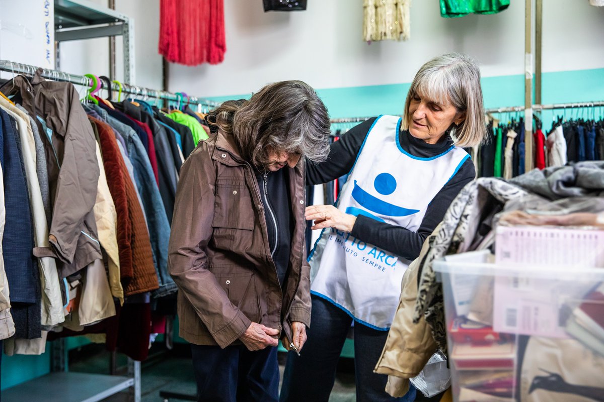 📌 Nuovo indirizzo del nostro guardaroba solidale: ci siamo trasferiti in via Sammartini 124, Milano
⏰ Orari: 10.30-12.30 / 14.30-16.30 dal lunedì al venerdì
🧥 Ritiriamo vestiti ma anche coperte, lenzuola, valigie e borsoni
#ProgettoArca #Guardaroba #Solidarietà