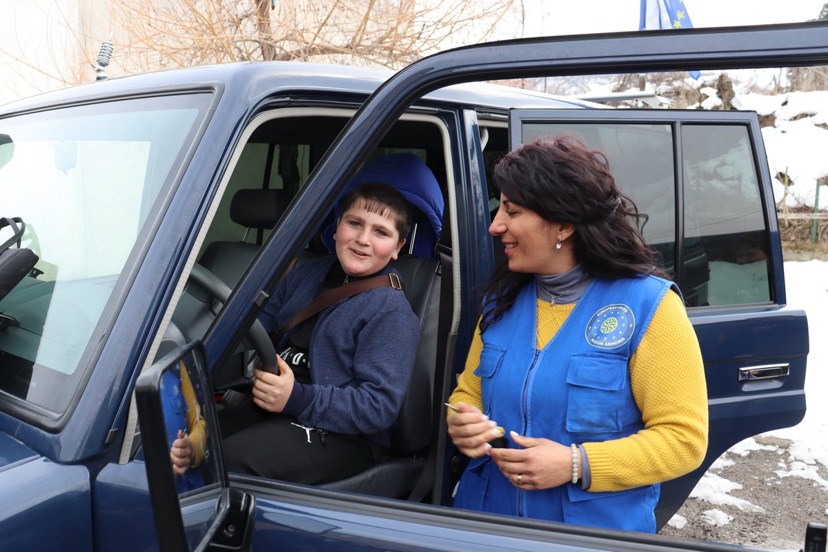 Delighted to visit Vazashen Secondary School and introduce #EUMA's tasks and activities as well as European Union and it’s values. Thank you deputy governor of Tavush @Nghushcyan for joining us, thank you students, principal and teachers of Vazashen school for warm welcome🙏🇪🇺🇦🇲.