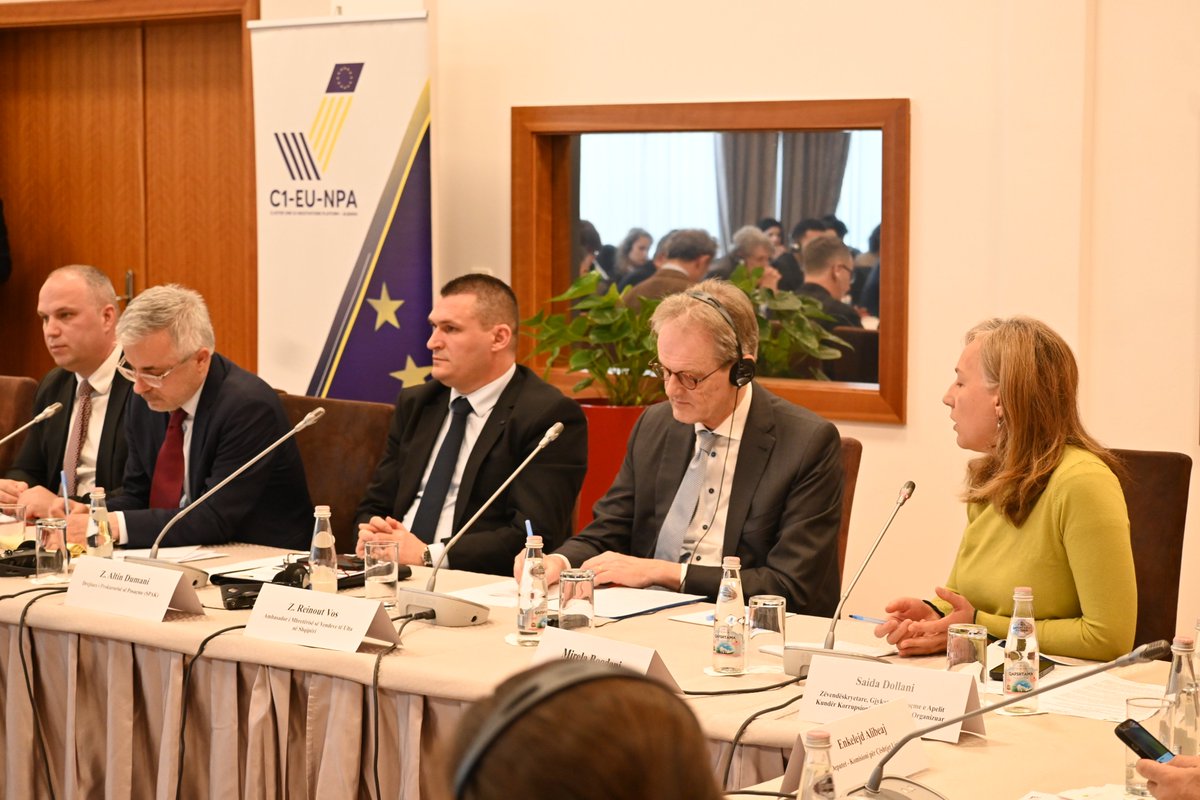 AlbaniaCluster's tweet image. @CSDGALBANIA presents the 2024 report on corruption &amp;amp; organized crime in 🇦🇱.
🔹 Progress &amp;amp; key challenges
🔹 Efficiency &amp;amp; Transparency remain key
🔹 Justice reform remain crucial for 🇦🇱’s EU path!
@ReinoutVos @ElgaMitre @EUinAlbania @SPAK_Albania @KLP_al