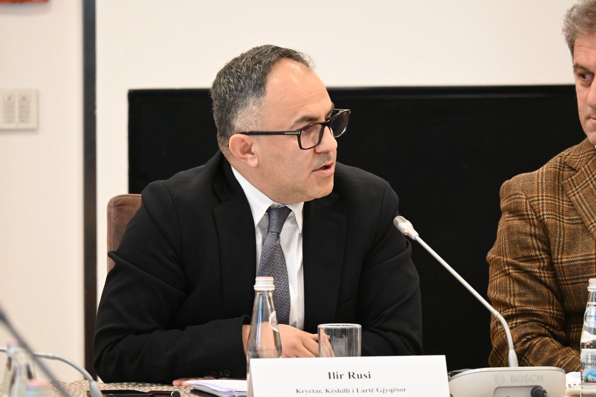 AlbaniaCluster's tweet image. @CSDGALBANIA presents the 2024 report on corruption &amp;amp; organized crime in 🇦🇱.
🔹 Progress &amp;amp; key challenges
🔹 Efficiency &amp;amp; Transparency remain key
🔹 Justice reform remain crucial for 🇦🇱’s EU path!
@ReinoutVos @ElgaMitre @EUinAlbania @SPAK_Albania @KLP_al