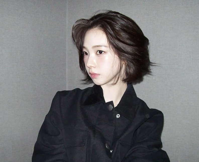 Kahrinayou's tweet photo. 단발머리.🩶 https://t.co/a3ovOrXehR