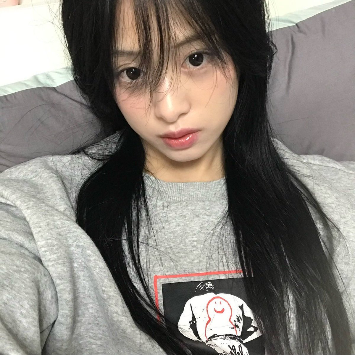 picbaemon's tweet photo. AHYEON WEVERSE UPDATE 🤍 https://t.co/d7fNKgLYDa