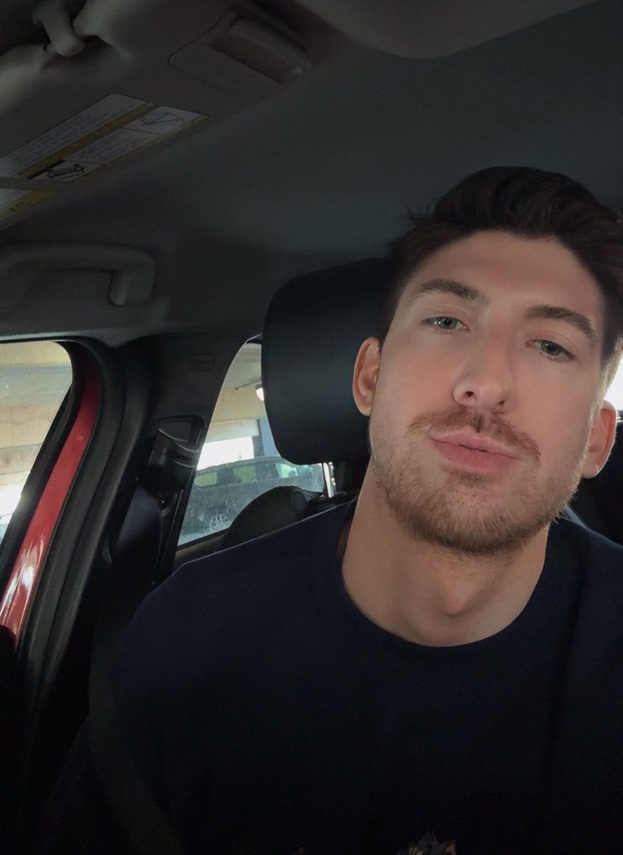 whitecroptop's tweet image. do u guys believe in life after love