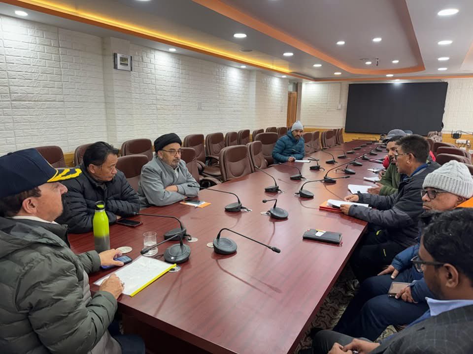 prolahdck's tweet photo. H’CEC @drajaffer chaired meeting on snow clearance for smooth conduct of CBSE, J&amp;KBOSE exams.

@DIPR_Kargil
@DIPR_Ladakh
@Info_Ladakh
@ddnewsladakh
@airnewskargil https://t.co/cTK5dKKpOM