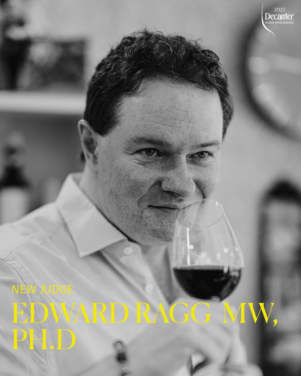 New judge alert 🚨 This May, we welcome Edward Ragg MW to DWWA judging!

Ragg is an award-winning wine educator, writer, presenter and co-founder of Dragon Phoenix Wine Consulting in Beijing. 

Learn more about Ragg's extraordinary wine journey... decanter-awards.visitlink.me/US3DPw