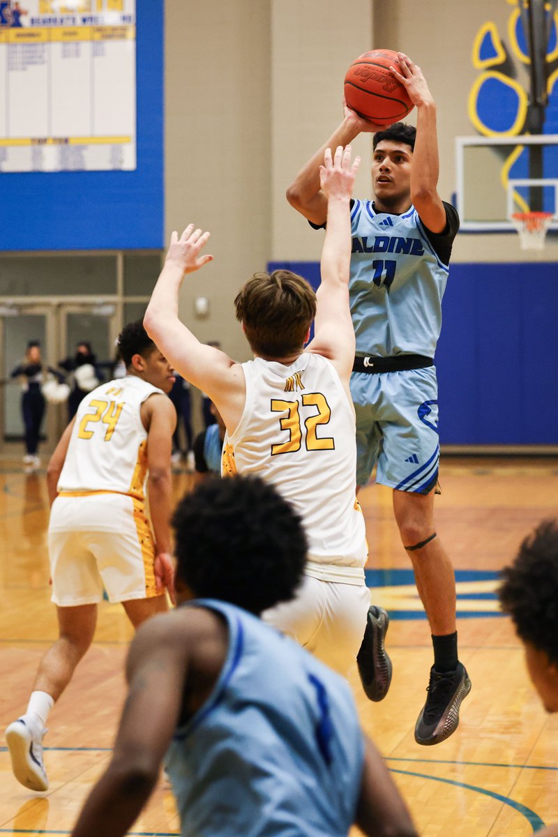 🚨SHOUTOUT TO THE ALDINE MUSTANGS! 🚨

The Mustangs balled out this season and made it all the way to the third round of the playoffs—something that hasn’t been done in a LONG time! This squad showed heart, hustle, and determination every time they hit the court, and they made