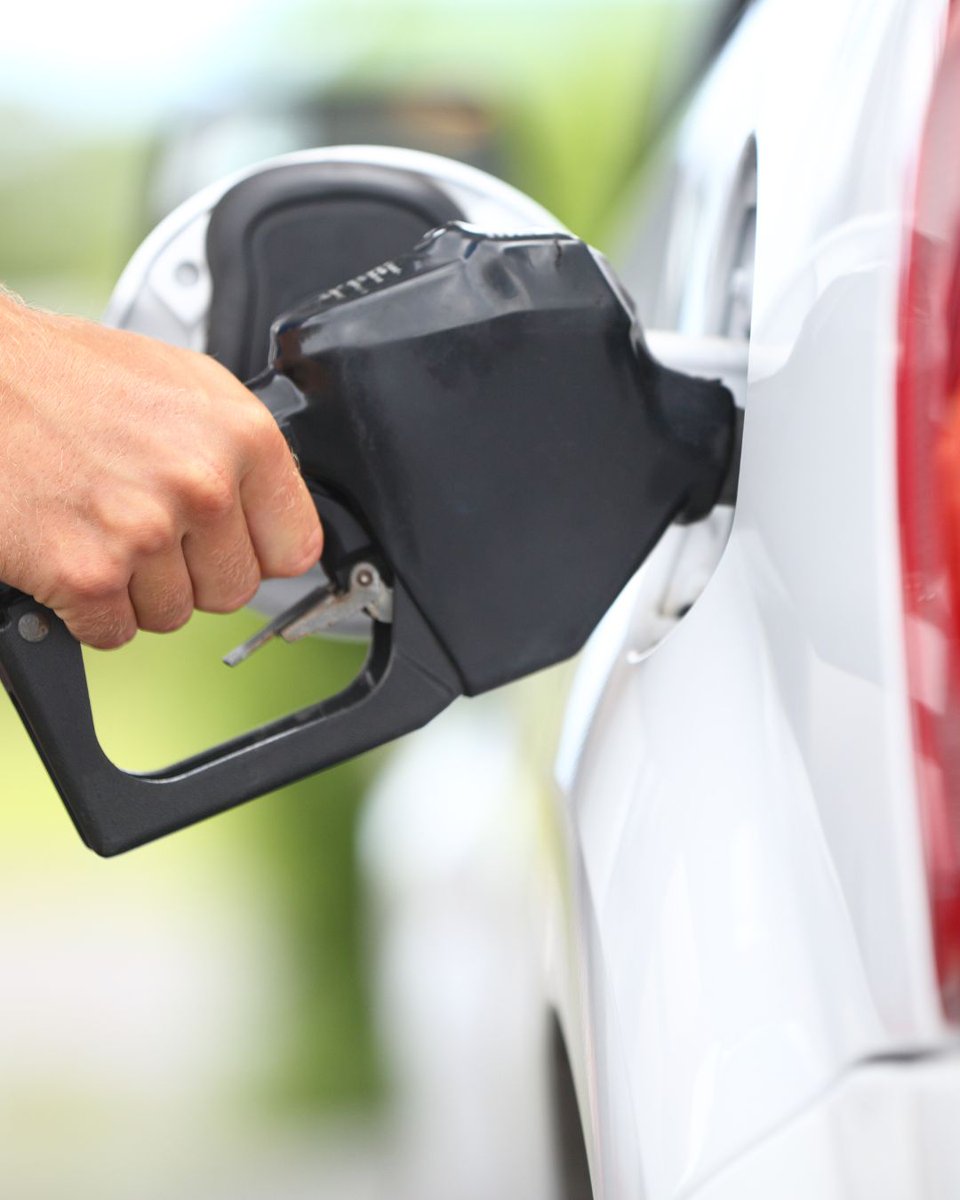 HomeRunMarkets's tweet image. More than a pit stop—we’re your go-to spot for fresh food, great fuel, and quality service. 🏪