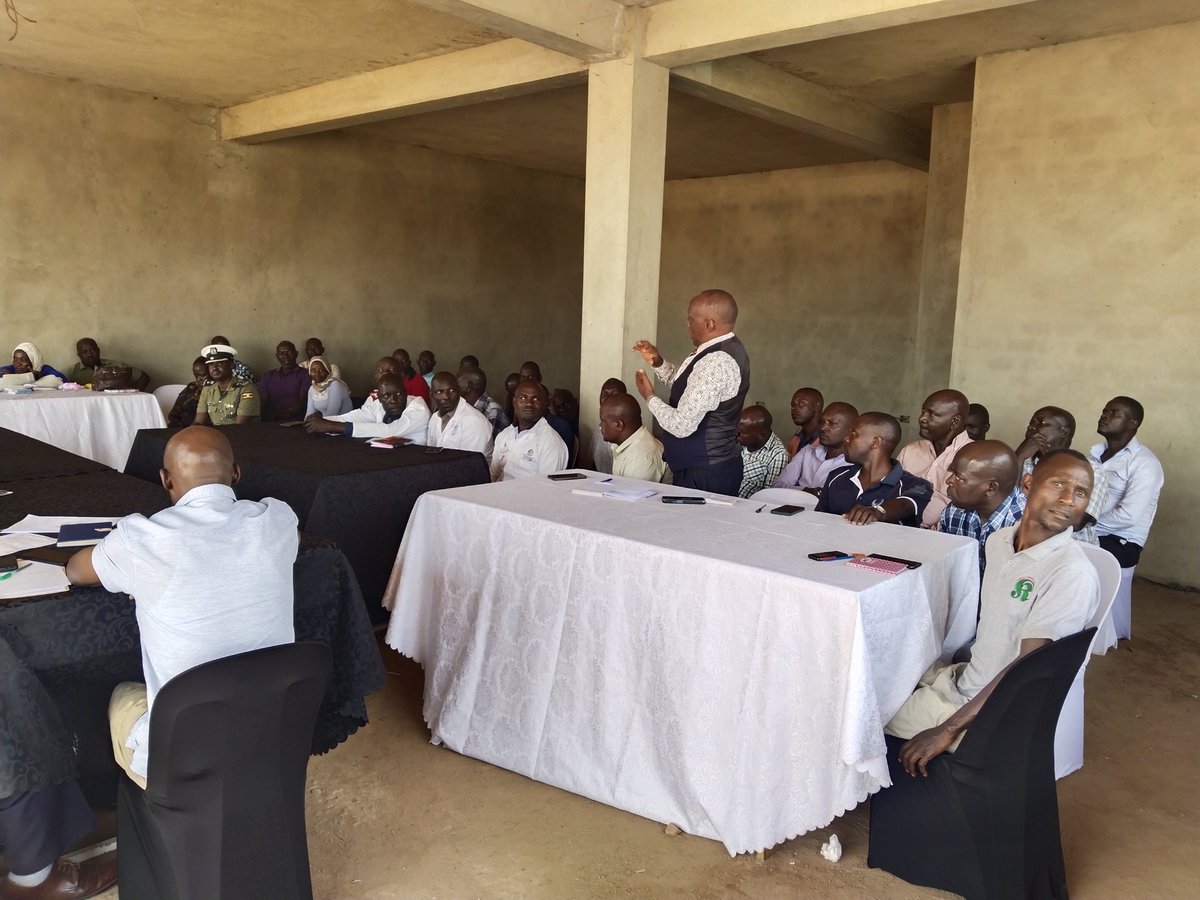 moskyeyune's tweet photo. Earlier today, our team at @Bwaise_Terminal unveiled the Bwaise Terminal Parliament, a Cohort of Chairpersons of; Traders, Taxi Stages and Boda Boda to champion change in the Public Transport domain. Together we shall foster #RoadSafety initiatives and public order. https://t.co/dd64odAFJL