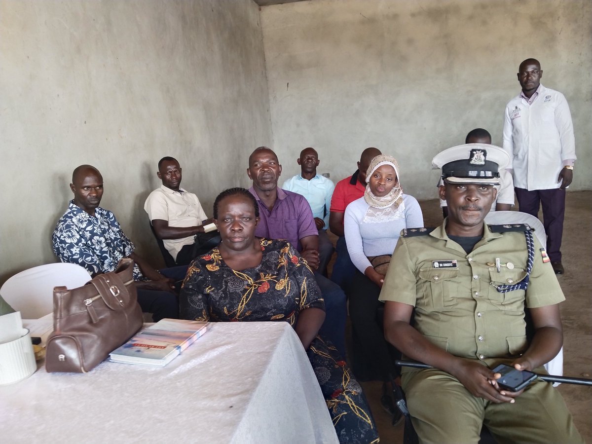 moskyeyune's tweet photo. Earlier today, our team at @Bwaise_Terminal unveiled the Bwaise Terminal Parliament, a Cohort of Chairpersons of; Traders, Taxi Stages and Boda Boda to champion change in the Public Transport domain. Together we shall foster #RoadSafety initiatives and public order. https://t.co/dd64odAFJL