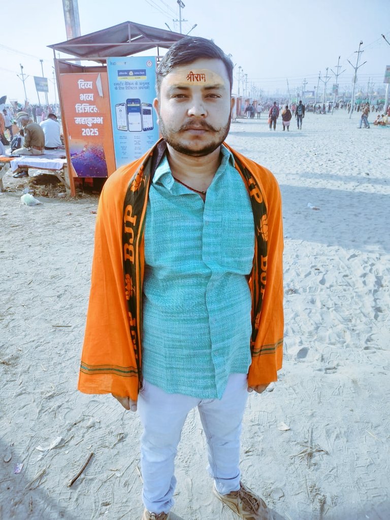 vijaydevksp2's tweet image. प्रयागराज महाकुंभ में बाबा बुलडोजर के द्वारा  टॉयलेट,बाथरूम, चेंज रूम की व्यवस्था बहुत ही सुंदर है। इसके लिए जितना तारीफ किया जाए वो कम है।
वहां के प्रशासन भी पब्लिक का मदद करने में जान लगा रहे है। यह मेरा अनुभव है।
@myogiadityanath 
@narendramodi 
@rashtrapatibhvn @IMohan_IN