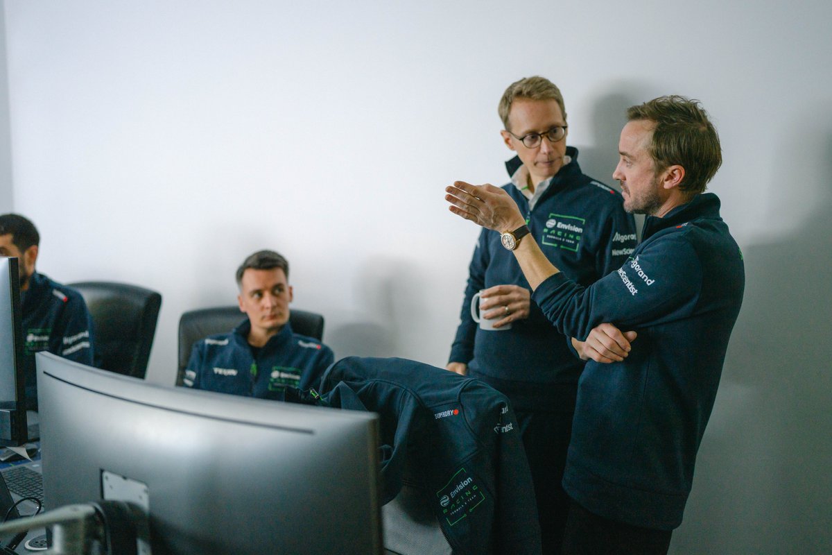 👋 The work begins 👀

<a href="/TomFelton/">Tom Felton</a> | #EvoSessions