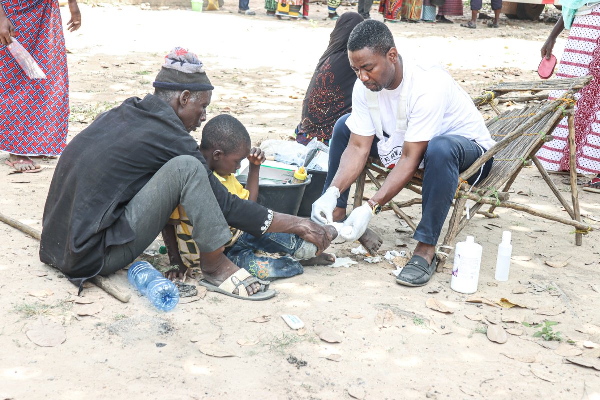 DouaLeaICRC's tweet photo. En Côte d'Ivoire, les localités de Kointa et Govitan (Téhini) ont reçu la visite d'une équipe de professionnels de la santé. Une mission essentielle du @CICR_Afrique pour améliorer l'accès aux soins des plus vulnérables, résidents et demandeurs d'asile. https://t.co/icM7QWEjeX