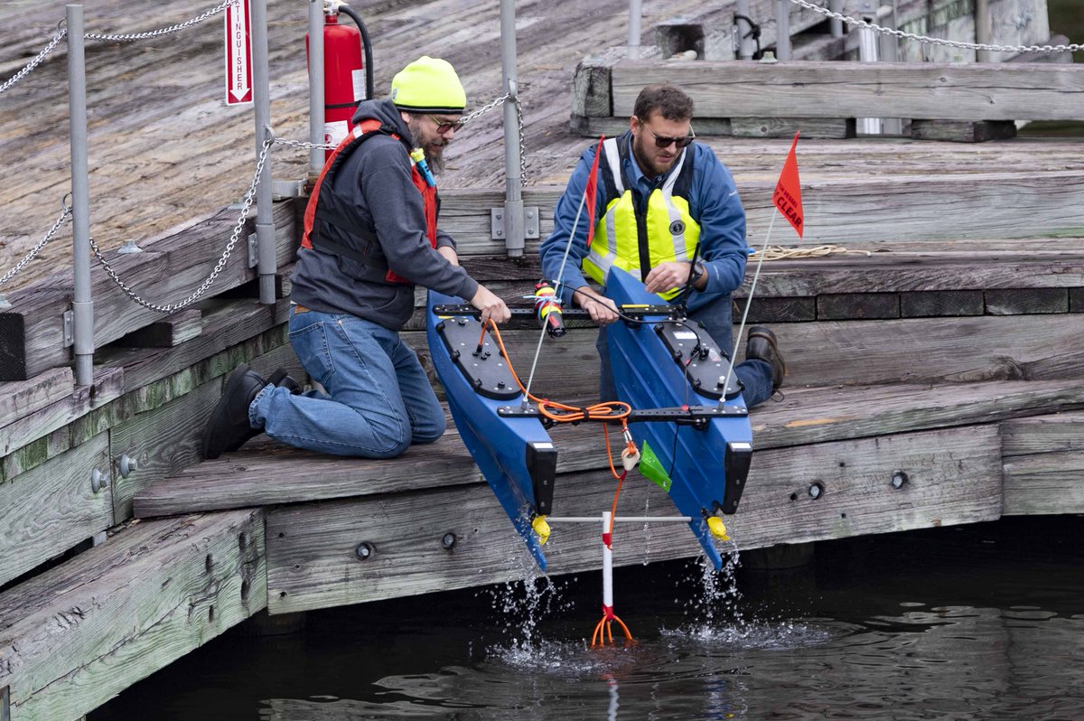 USNRL's tweet photo. Dec 19, 2024: NRL tested Blue Robotics' "Blue Boat" USV at @NOAA 's NDBC, Stennis Space Center. Baseline power & ops assessed for calm offshore sensing.
#USV #NRL #OceanResearch #AutonomousSystems #NDBC #Science #technology
@NASA_Johnson
@USNavy https://t.co/4mCJQBGVWV