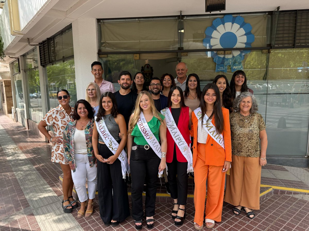 🏛️En el HCD de Maipú recibimos junto a los concejales a las representantes de la Vendimia 2025 del Departamento de Maipú. 👸

🍇Reina 2025 Trinidad Guidarelli
🌞Virreina  Guadalupe Moreno
🍷Reina del Festival del Malbec y el Olivo Carla Badini
🌍Reina del Turismo Milagros Urbani