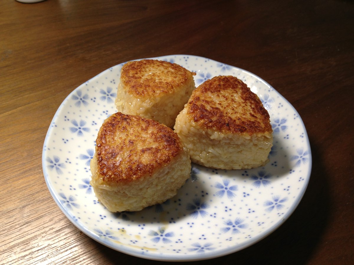 「これ以上ないくらいソウルフード」
"It's soul food."

#焼きおにぎり
#Grilled rice balls
#手作り料理 
#Homemade food