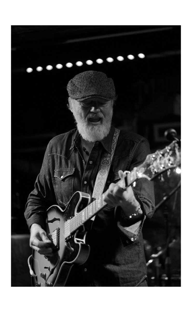 Chad_Edwardz's tweet photo. Hud & The Electric Mud - Maple Leaf Bar
Cary Hudson - Casandra Faulconer - Russ Broussard - Anna Hudson
2.25.25
New Orleans, LA
#caryhudson #nikon #mapleleafbar #nola #mcephotography https://t.co/4gIXiuW2On