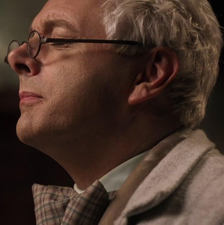 sheennxnt's tweet photo. Aziraphale and its different angles https://t.co/Dj6zeeAbUV