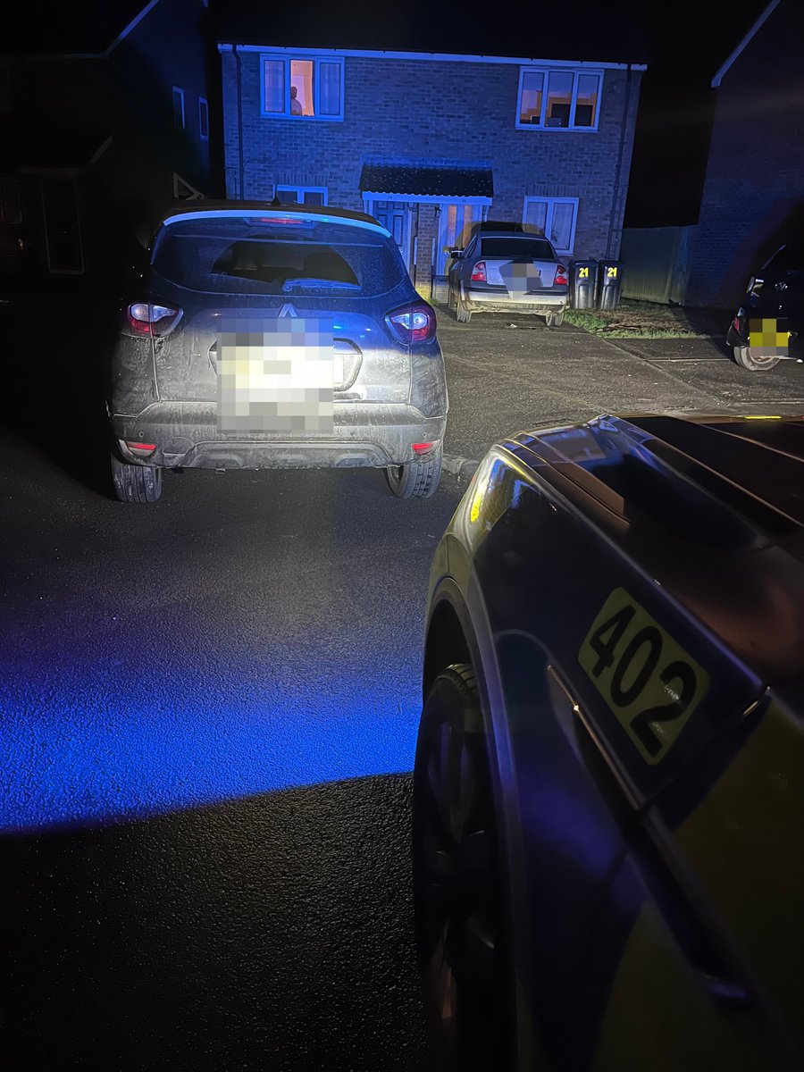 We're seeking info regarding the of the driver of a Renault Captur which failed to stop for police in Eagle Park, Trowbridge on Feb 21.

The vehicle eventually stopped &amp; two occupants were searched, however the driver escaped.

 If you can help call 101 quoting ref 54250022652.