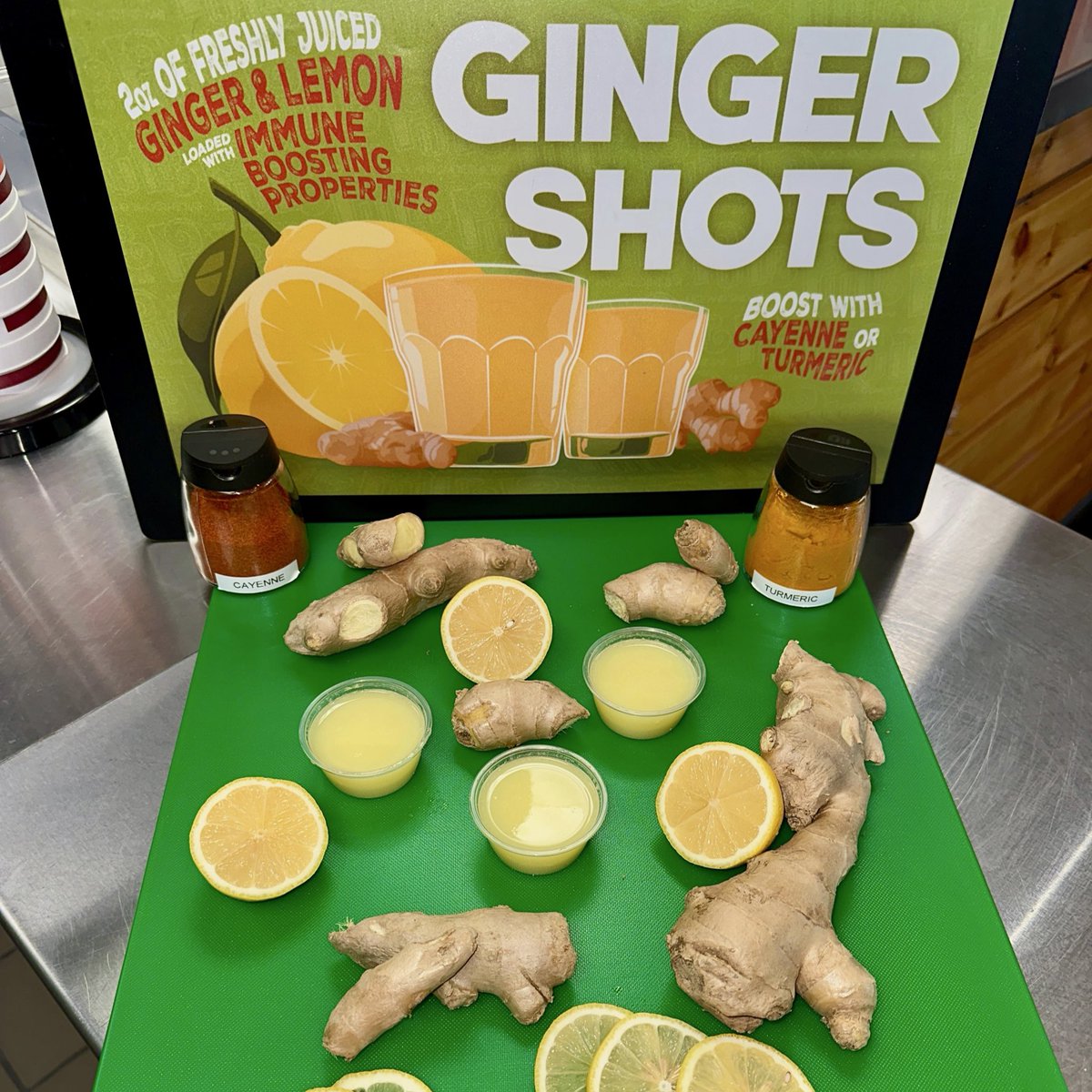 MadisonPulp's tweet image. 2oz of freshly juiced ginger &amp;amp; lemon loaded with immune boosting properties 🍋🫚