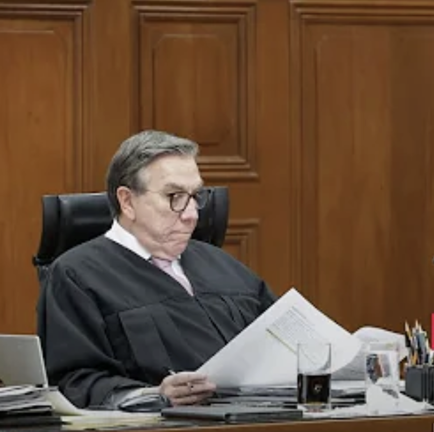 Yo, todas las mañanas abriendo X para informarme como si fuera el periódico