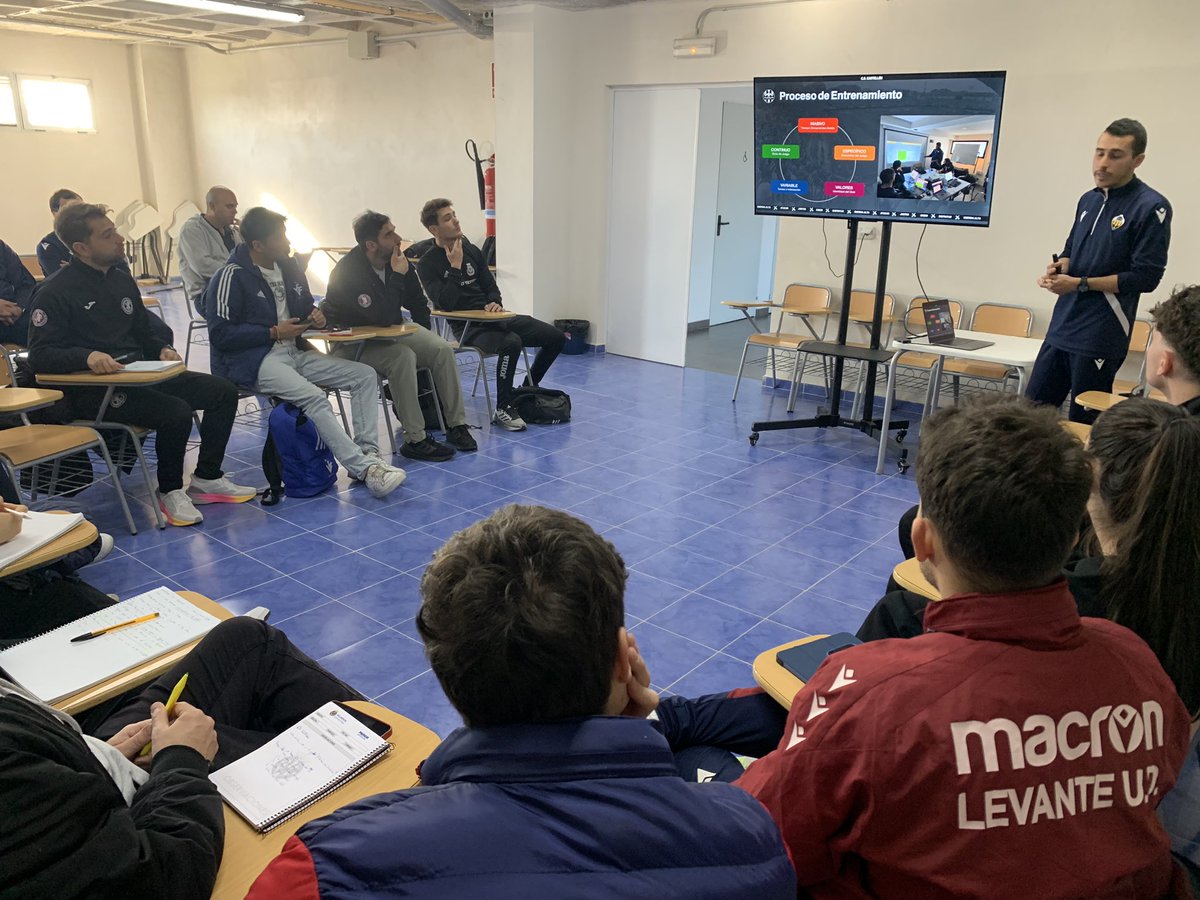 UCV Football tweet media