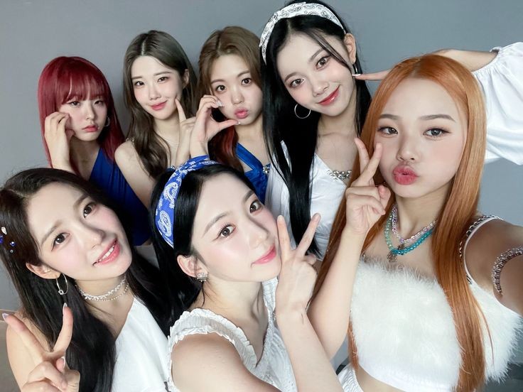 ilysbenha's tweet photo. três aninhos que elas se juntaram para formar o grupo mais amável do mundo 🥺💗
CLASS:y OUR FIRST LOVE
#3YearsWithCLASSy
#세상은_클라씨_덕분에_더_다채로워졌어요 https://t.co/jv5JrXYvH1