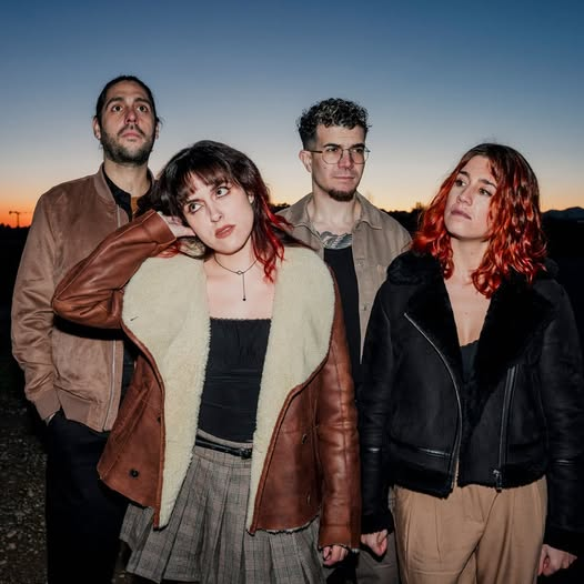 Bandas desconocidas (@bandesconocidas) on Twitter photo #DalePlay
La banda española <a href="/alisondarwin_/">ALISON DARWIN</a> lanzó Alba, un sencillo que irradia una esplendida energía mediante el rock alternativo.
Chequéalo cliqueando este link: youtube.com/watch?v=7it06A… #DalePlay
La banda española <a href="/alisondarwin_/">ALISON DARWIN</a> lanzó Alba, un sencillo que irradia una esplendida energía mediante el rock alternativo.
Chequéalo cliqueando este link: youtube.com/watch?v=7it06A…