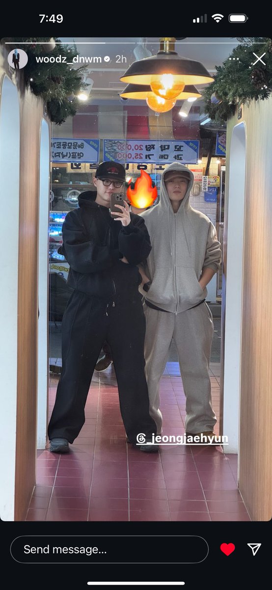 Samantha tweet media