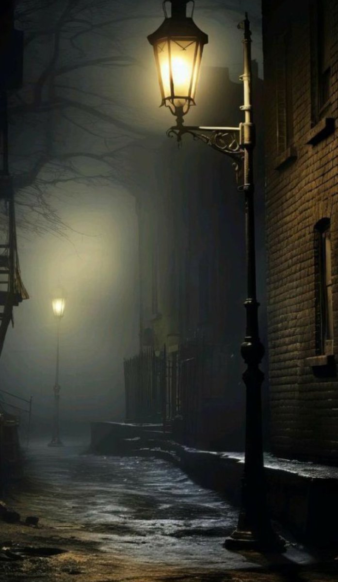 Kaç parsele bölersen böl  
Yalan  dünyayı
insana sadece bir mezar yeri kadar yer düşüyor