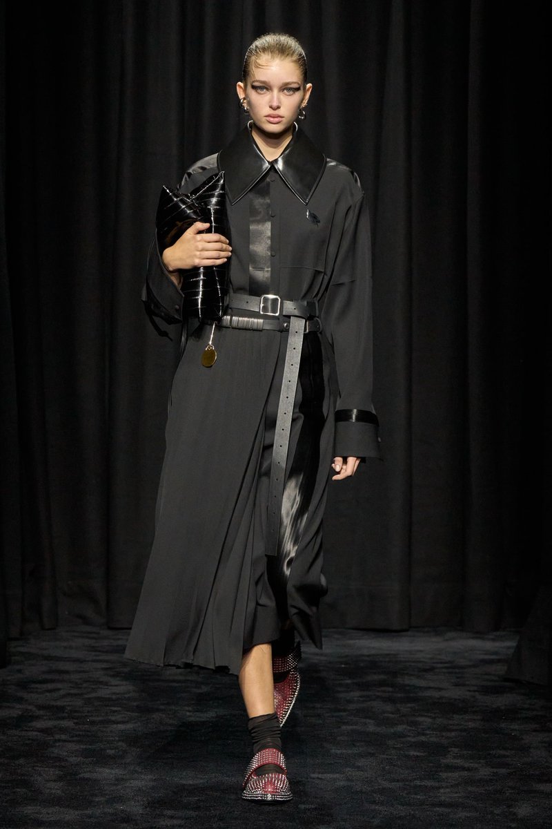 kendam_com's tweet image. Jil Sander Fall Winter 2025-2026 collection fashion show at Milano Fashion Week FW25 (February 26, 2025) kendam.com/news/fashion-s…

#JilSander #FW25 #AW25 #Runway #FashionWeek #Milano #MFW #Kendam