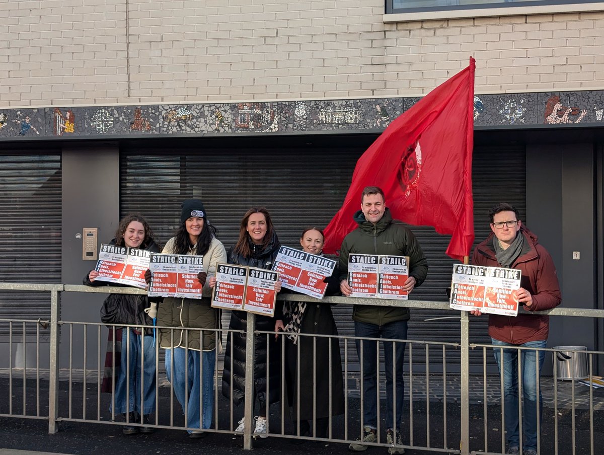 SnaGaeilge's tweet photo. Bhí Foireann #SnaG25 ar #stailc leath-lae ar maidin le breis agus 40 grúpa Gaeilge agus Gaeltachta eile fud fad na tíre mar chuid den fheachtas RAIC (Réiteach Anois, Infheistíocht Chothrom) #TógRAIC
Tuilleadh eolais ar https://t.co/ET8ou5se9r @CnaG ✊🚫 https://t.co/s74K7JBN6Z