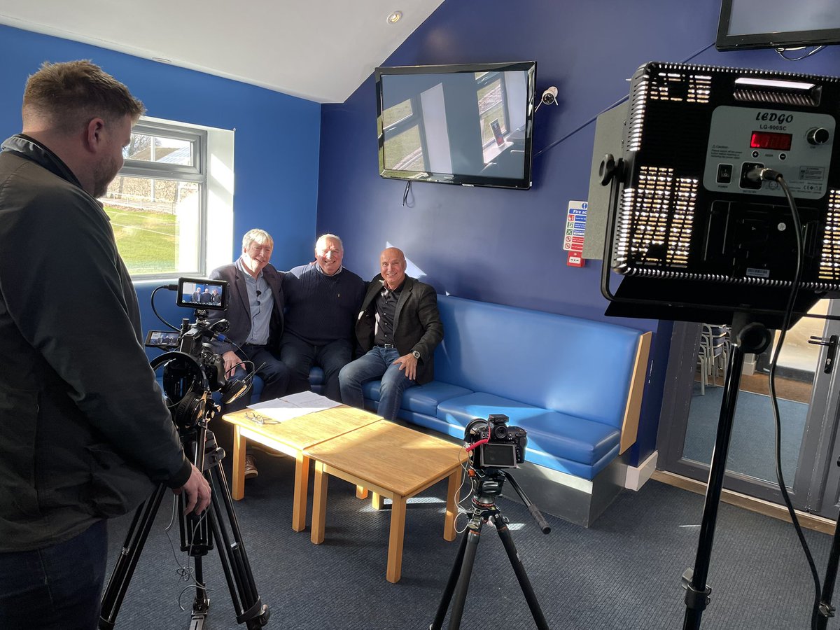 Alan Biggs (@alanbiggs1) on Twitter photo Coming soon.
Courtesy of <a href="/LENSGOvisuals/">LensGo Visual Media ๐ฅ</a> , <a href="/HallamFC1860/">Hallam FC</a> โฆ & three blokes whoโve been around for a while.
Two of them you might have heard of - Mel Sterland & <a href="/imre_banana/">Imre Varadi</a> ?
#SWFC #LUFC (& many others!) Coming soon.
Courtesy of <a href="/LENSGOvisuals/">LensGo Visual Media ๐ฅ</a> , <a href="/HallamFC1860/">Hallam FC</a> โฆ & three blokes whoโve been around for a while.
Two of them you might have heard of - Mel Sterland & <a href="/imre_banana/">Imre Varadi</a> ?
#SWFC #LUFC (& many others!)
