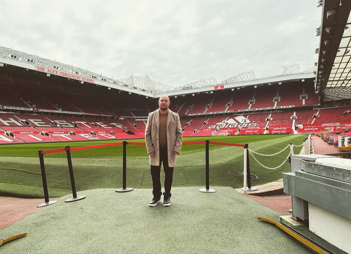 WayneSBarton's tweet image. So just over two years in my dream job came to an end today as I became one of the statistics you’ve been reading about in the press associated with United.

For those two years I loved every day of being able to work at Old Trafford, I loved the immense privilege despite it…