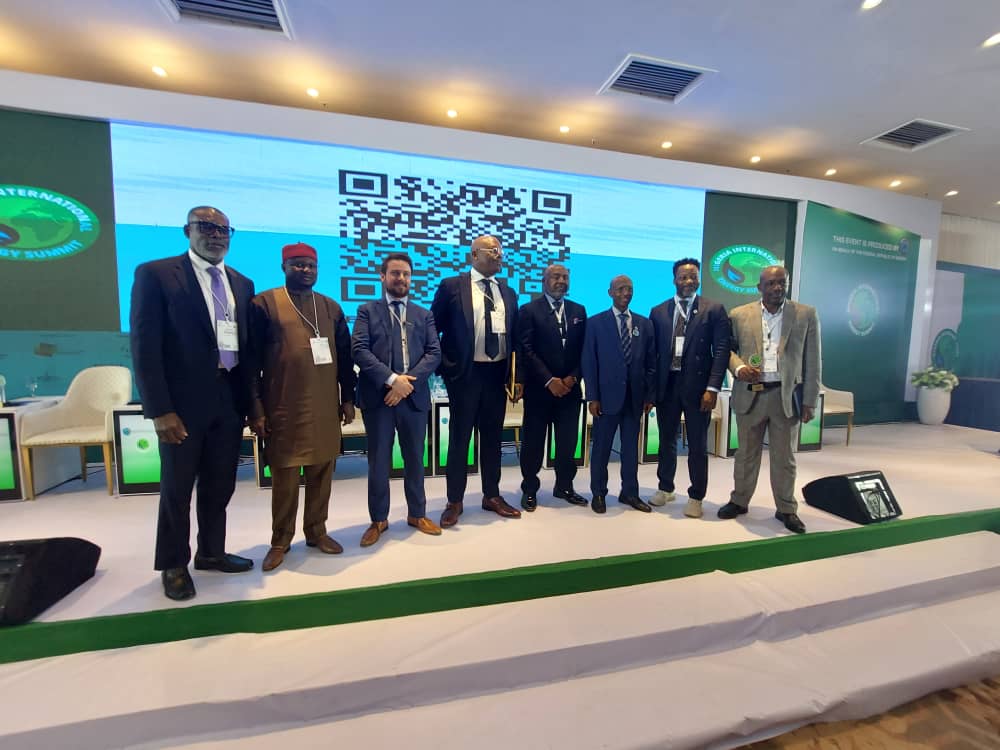Today I spoke on "Strategic Energy Alliances Session" at the Nigeria International Energy Summit in #Abuja, #Nigeria 🇳🇬.

Thank you for inviting me to be a panel member! 🤝

<a href="/EnergySummitNGR/">Nigeria International Energy Summit</a> <a href="/BEinNigeria/">Belgium in Nigeria 🇧🇪🇳🇬</a> <a href="/cbl_acp/">CBL ACP</a> <a href="/brevityanderson/">Brevity Anderson</a>