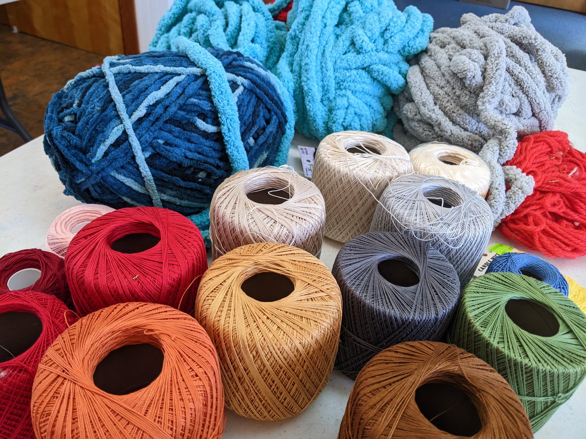 Norris_Library's tweet image. It&apos;s a beautiful day to stop by the craft swap! We&apos;ve already got tons of fabric, yarn, sewing notions, beads, paint, and more just ITCHING to go home with you! You can bring in your stuff to trade, or just come to peruse and grab something new: today until 5:30pm. All FREE, too!
