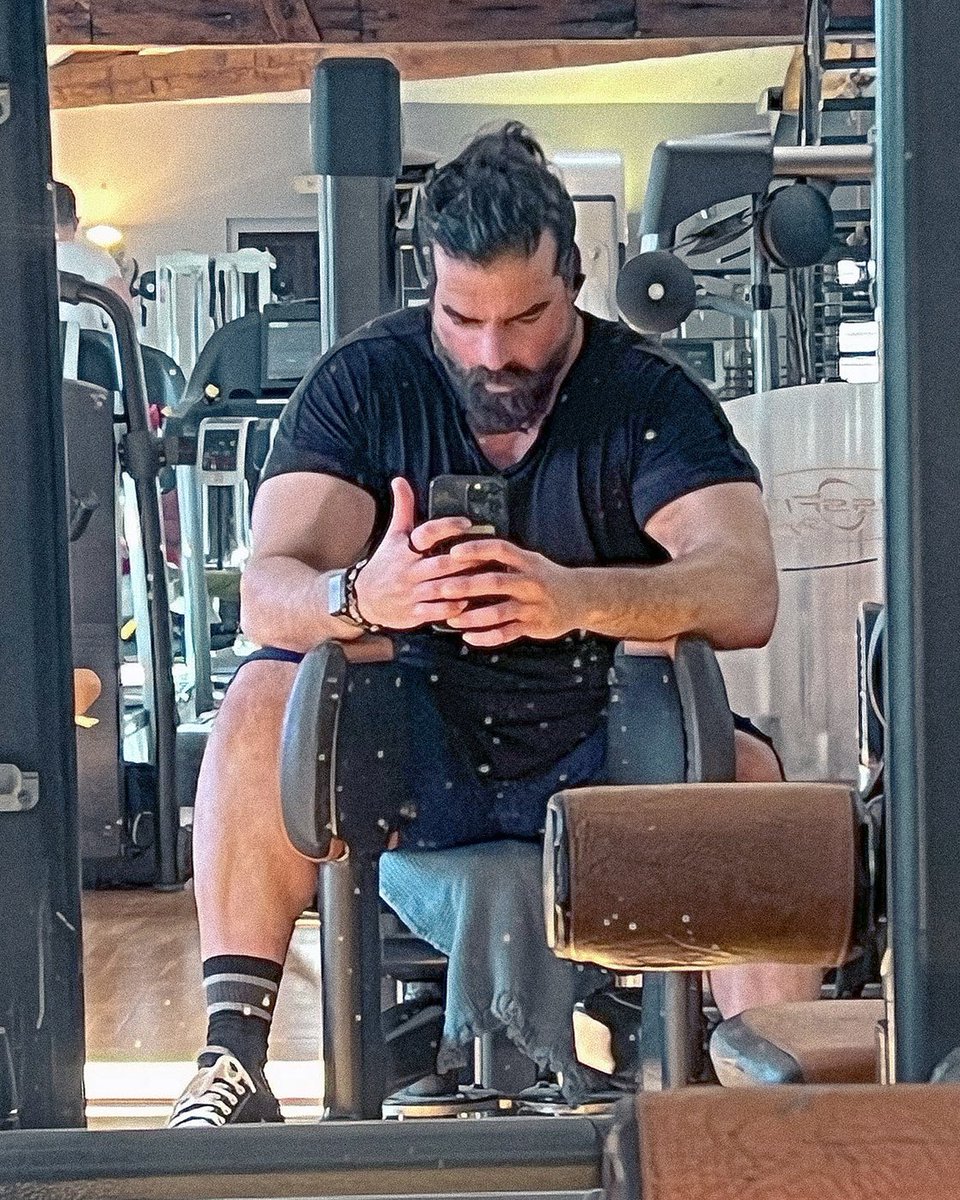 i look like this today (on the 🐱 machine)