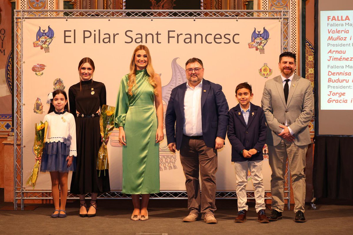 Pilar_SFrancesc's tweet image. 𝐈𝐌𝐏𝐎𝐒𝐈𝐂𝐈𝐎́ 𝐃’𝐈𝐍𝐒𝐈́𝐆𝐍𝐈𝐄𝐒 𝐀𝐄𝐏𝐒𝐅 

📸 @Fotofilmax 

#AEPSF25 #Falles25 #InsígniesAEPSF