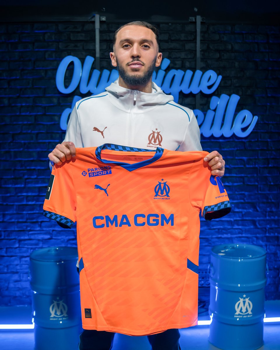 OM_Officiel's tweet image. 𝗔𝗠𝗜𝗡𝗘 𝗚𝗢𝗨𝗜𝗥𝗜 𝗝𝗘𝗥𝗦𝗘𝗬 𝗖𝗢𝗡𝗧𝗘𝗦𝗧 🎁

Likez le post et répondez #Gouiri en reply pour tenter de remporter le 𝗺𝗮𝗶𝗹𝗹𝗼𝘁 𝘁𝗵𝗶𝗿𝗱 𝗱𝗲́𝗱𝗶𝗰𝗮𝗰𝗲́ par notre international 🇩🇿 ! 👕🔥