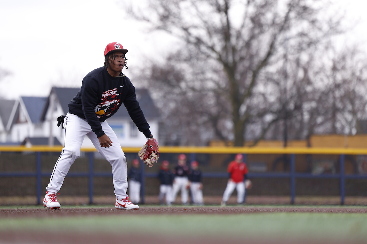 YSUBaseball's tweet photo. Pregame scenes 📷🐧⚾️

📍 Skeeles Field - Akron, Ohio

#GoGuins // #FeedTheRaft https://t.co/NU985FSGj9