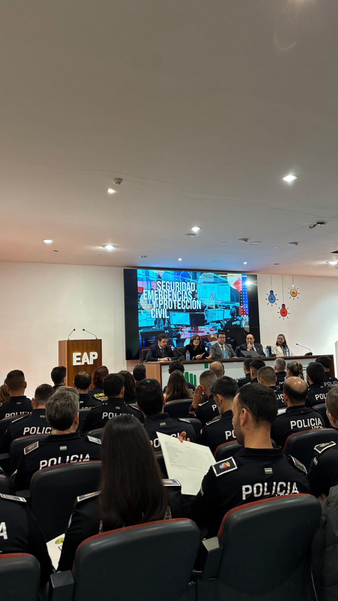 Facultad de Derecho UEX tweet media