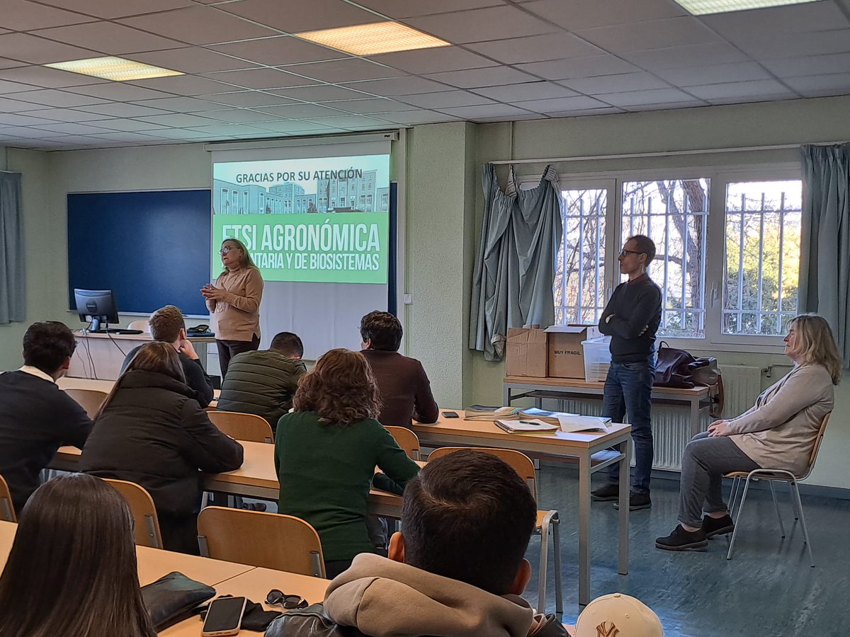 CEIGRAM's tweet photo. Hoy recibimos a estudiantes de la @EAPZamorano en la @etsiaab. Han podido conocer de primera mano algunas áreas de la Escuela y centros como el #CEIGRAM.
Deseando recibirles en estancias formativas o trabajar en Proyectos en común. https://t.co/i6ScxWpXvx