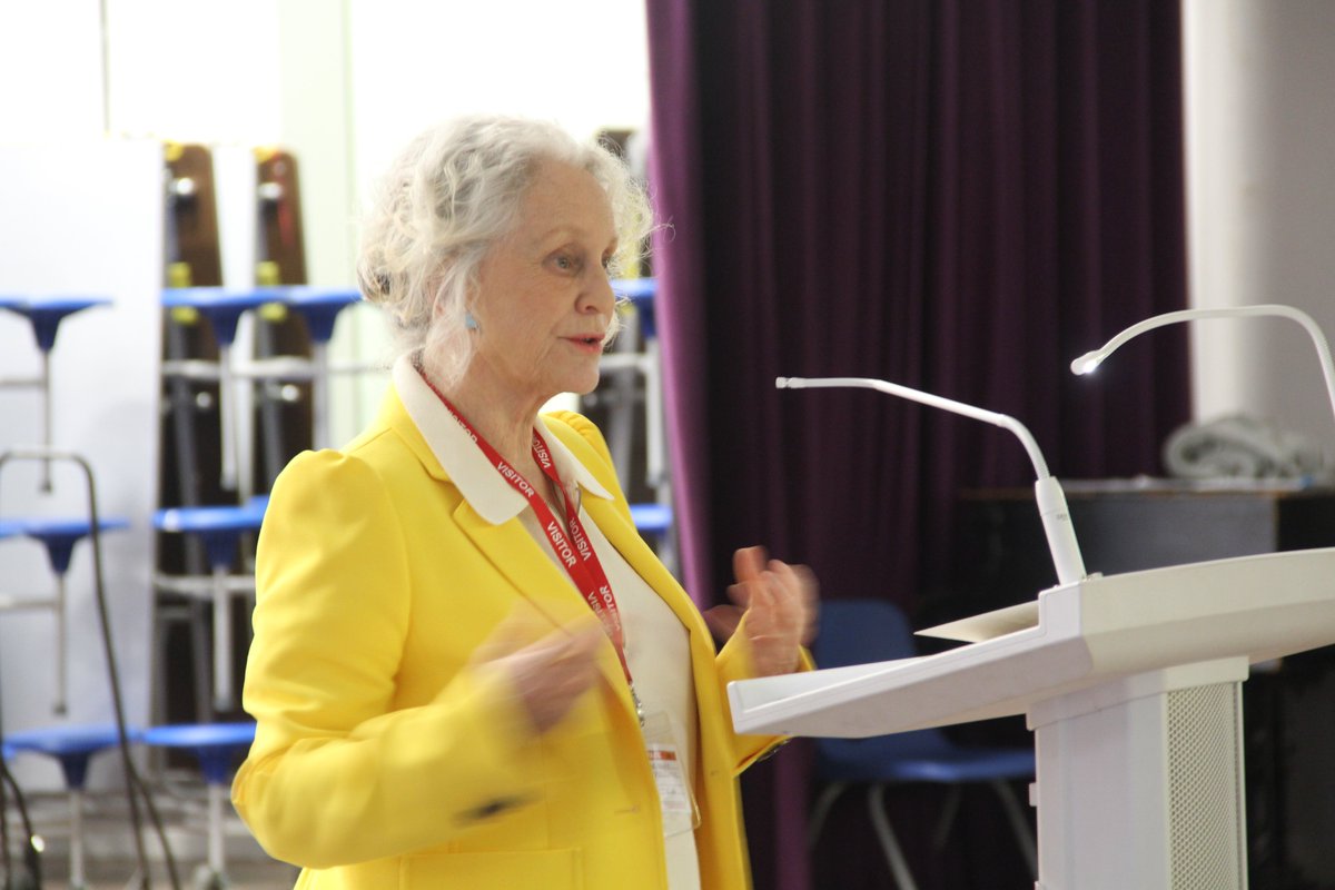 Library at Hornsey School for Girls tweet media