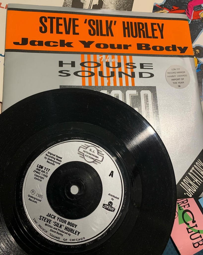 AFExploration's tweet photo. Steve 'Silk' Hurley - Jack Your Body (1986)
#45vinyl #stevesilkhurley #jmsilk #jackyourbody #1986 #1980s #80smusic #chicagohouse #house #electronic #7inch #gxml
Wordpress - https://t.co/MHIPgtP3D0
Blogspot - https://t.co/NEnLifR7LR https://t.co/kCyosoRdSr