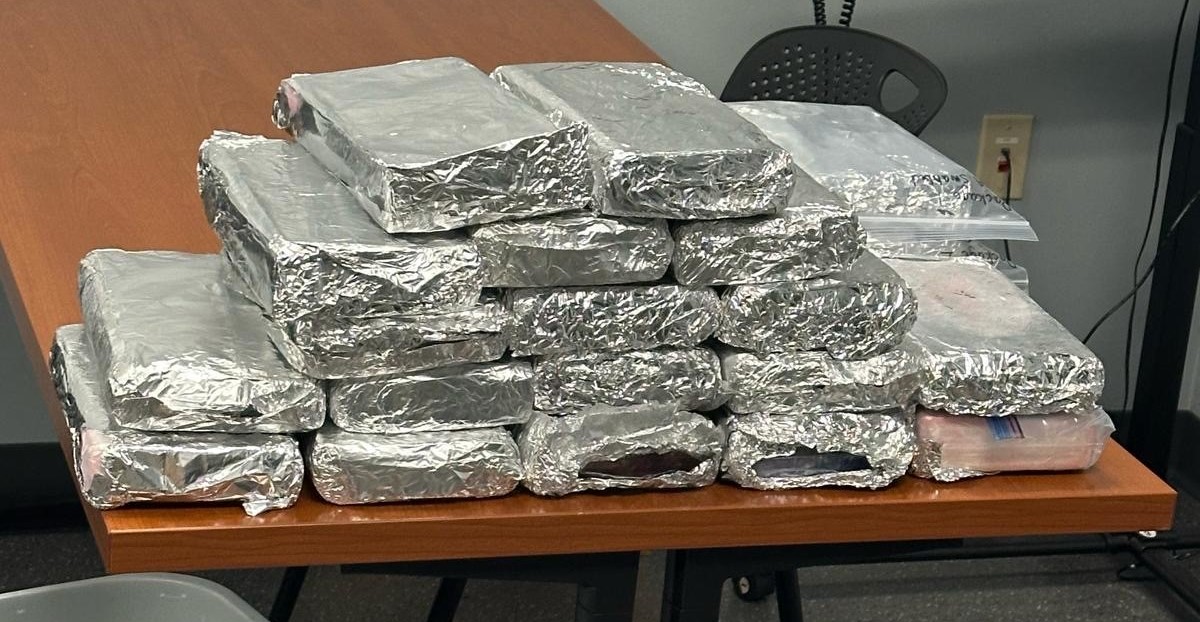 DEAPhiladelphia (@deaphiladelphia) on Twitter photo #DEAPhiladelphia, working with our federal and state LE partners, seized more than 20 kilograms of cocaine supplied by a Mexican cartel to a PA drug organization led by an illegal criminal now in custody. <a href="/USAO_EDPA/">U.S. Attorney EDPA</a> <a href="/MDPAnews/">U.S. Attorney MDPA</a> <a href="/DHSgov/">Homeland Security</a> <a href="/DEAHQ/">DEA HQ</a> <a href="/TheJusticeDept/">U.S. Department of Justice</a> #DEAPhiladelphia, working with our federal and state LE partners, seized more than 20 kilograms of cocaine supplied by a Mexican cartel to a PA drug organization led by an illegal criminal now in custody. <a href="/USAO_EDPA/">U.S. Attorney EDPA</a> <a href="/MDPAnews/">U.S. Attorney MDPA</a> <a href="/DHSgov/">Homeland Security</a> <a href="/DEAHQ/">DEA HQ</a> <a href="/TheJusticeDept/">U.S. Department of Justice</a>