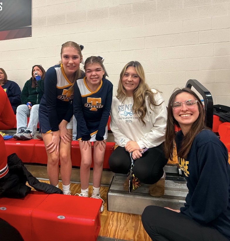 Tammiehabby's tweet photo. Love the AMAZING friendships &amp; support these young ladies give each other! 💛💙 Thank You! #futureambassadors #leaderslead @Tallmadge_AD @tcstweets1 @THSMr_Horner @TallmadgeOhio @TallmadgeCheer https://t.co/1cGVKmrW3h