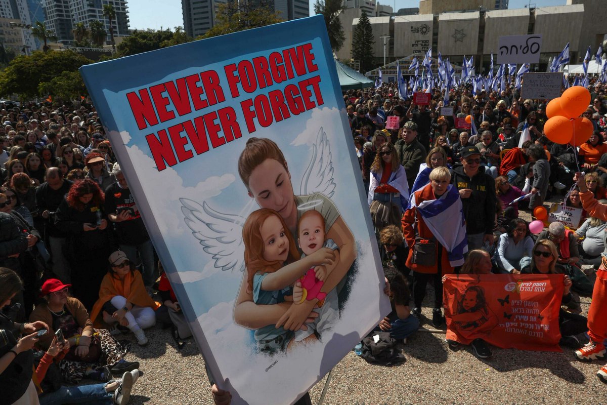« Pardon pour ne pas avoir pu vous protéger » : le poignant hommage de Yarden Bibas à sa femme Shiri et ses enfants Ariel et Kfir
➡️ l.leparisien.fr/nOPn
