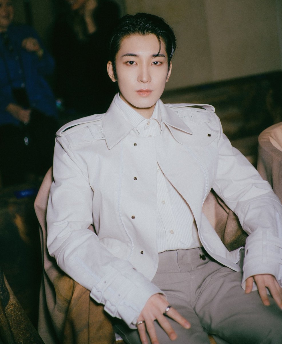 Love__WOO's tweet photo. London vibe matches with Wonwoo
#WONWO #SEVENTEEN
#WONWOOxBurberryFW25
#LondonFashionWeek #Burberry
@pledis_17 @Burberry https://t.co/efpLsBQSGW